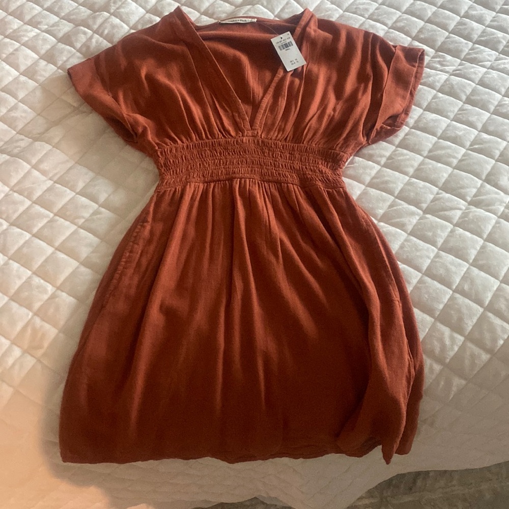 Abercrombie & Fitch Rust Short Sleeve V-Neck Smocked Waist Dress